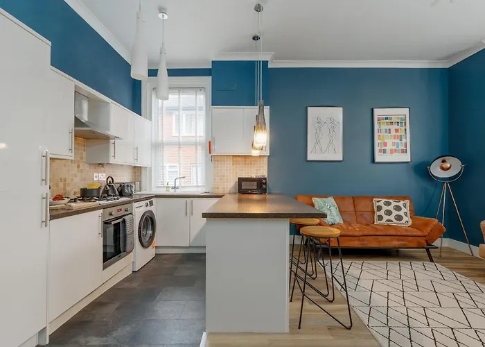 Blue Bank Suite By Grandeur Property